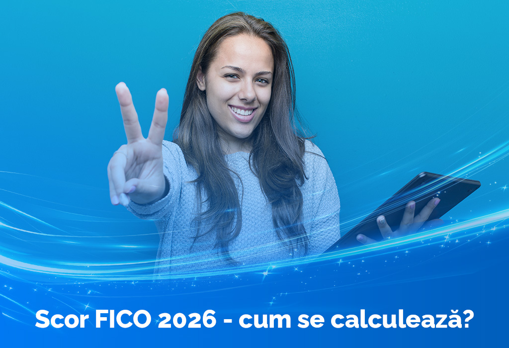 Femeie zâmbitoare făcând semnul victoriei și ținând o tabletă, imagine de copertă pentru articol despre Scorul FICO 2026 – cum se calculează și cum influențează accesul la credit IFN Credite.